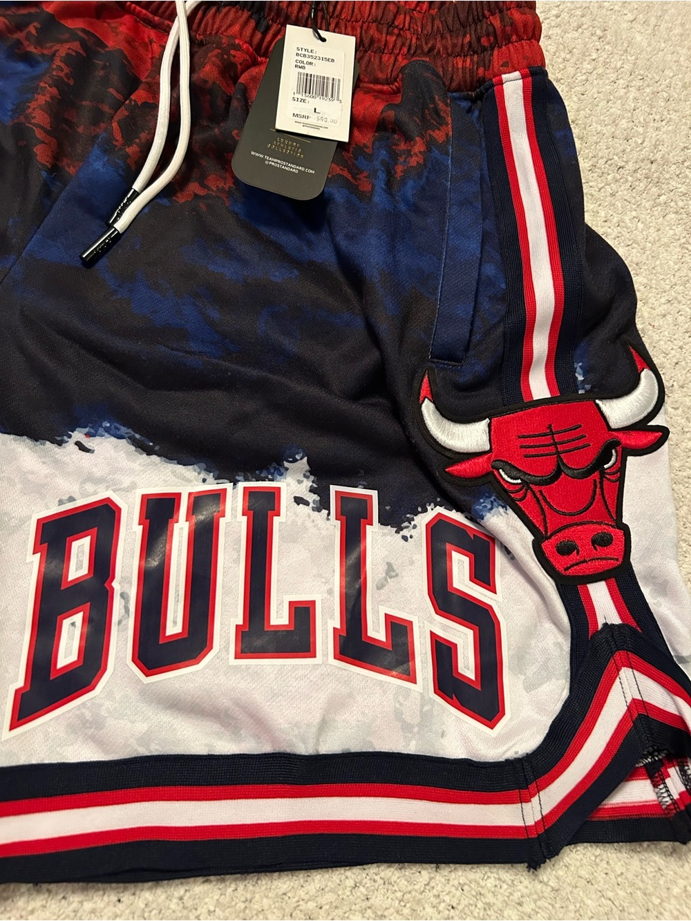 NWT Large Men's Chicago Bulls Pro Standard Americana Dip-Dye Shorts - Picture 2 of 7